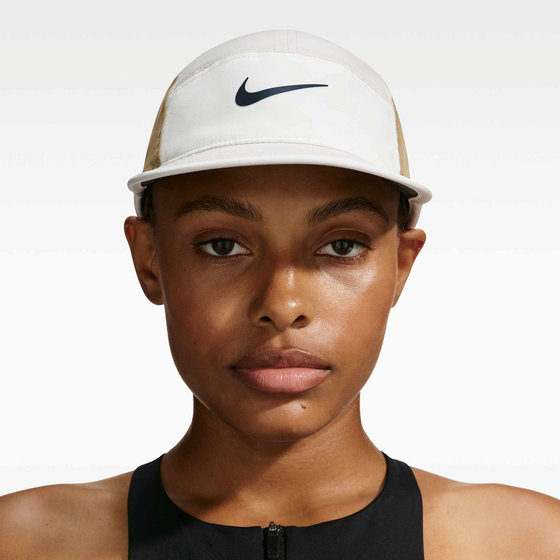 NIKE Dri-fit Unstructured Swoosh Cap Fly på