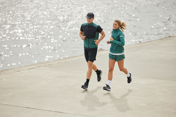 ENDURANCE Lasdy Running Jacket på