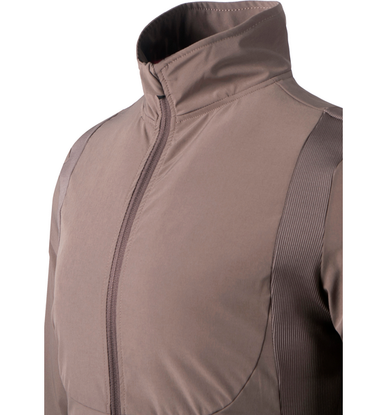 ENDURANCE Medear Jacket på