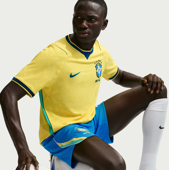 NIKE Men's Aero-fit Football Shirt Brazil National Team 2026 Match Home på