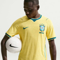 NIKE Men's Aero-fit Football Shirt Brazil National Team 2026 Match Home på