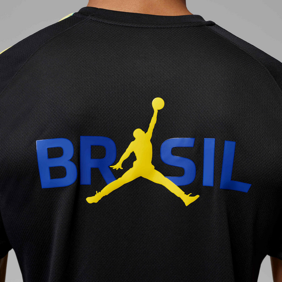 JORDAN Men's Jordan Dri-fit Football Short-sleeve Knit Top Brazil Strike på