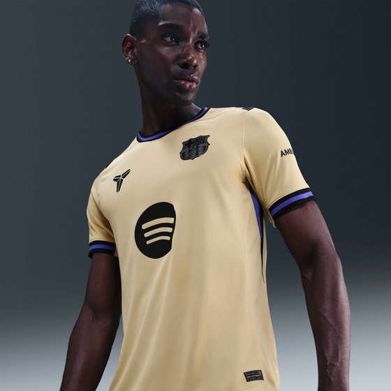 NIKE Men's Kobe Dri-fit Soccer Replica Jersey Fc Barcelona 2025/26 Stadium Away på