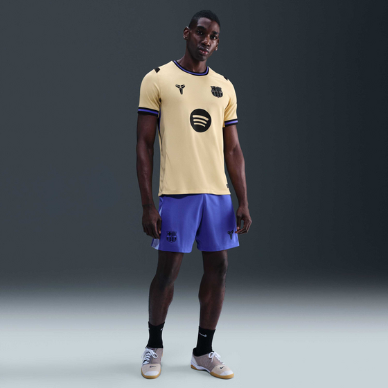 NIKE Men's Kobe Dri-fit Soccer Replica Jersey Fc Barcelona 2025/26 Stadium Away på