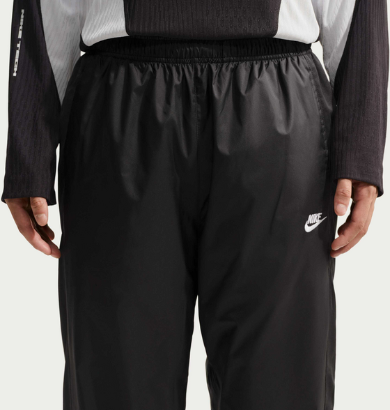 NIKE Men's Lightweight Trousers Windrunner på