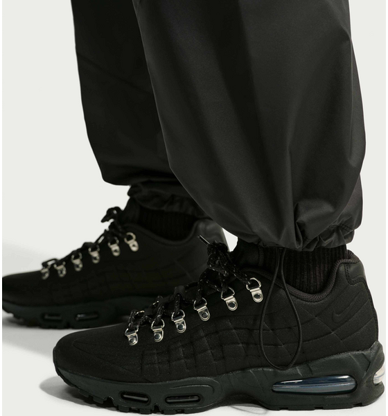 NIKE Men's Lightweight Trousers Windrunner på