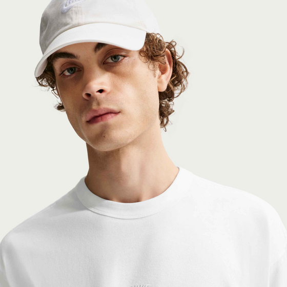 NIKE Men's Long-sleeve T-shirt Sportswear Premium Essentials på