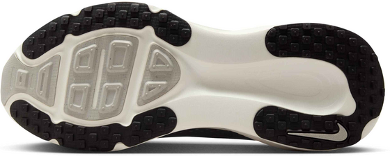 NIKE Men's Road Running Shoes (wide) Vomero 18 på