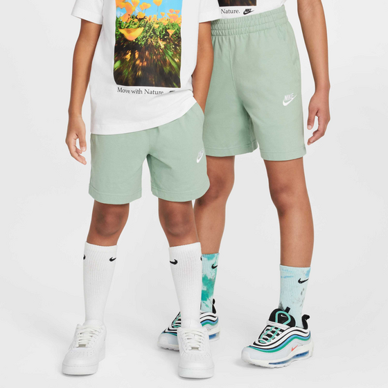 NIKE Older Kids' 15cm (approx.) Knit Shorts Sportswear Club på
