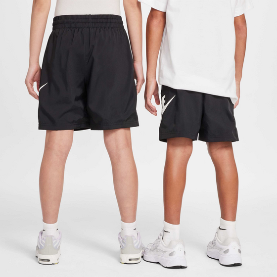 NIKE Older Kids' 15cm (approx.) Woven Shorts Sportswear Club på