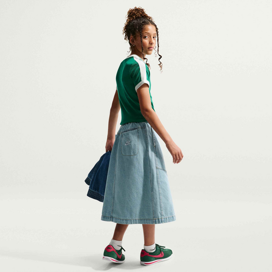 NIKE Older Kids' Denim Midi Skirt Sportswear på