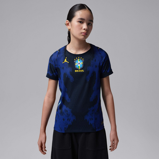 JORDAN Older Kids' Jordan Aero-fit Football Authentic Shirt Brazil 2026 Match Away på