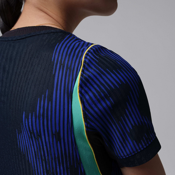JORDAN Older Kids' Jordan Aero-fit Football Authentic Shirt Brazil 2026 Match Away på