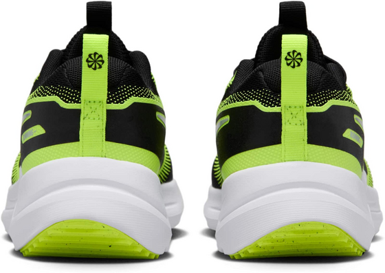 NIKE Older Kids' Road Running Shoes Cosmic Runner på
