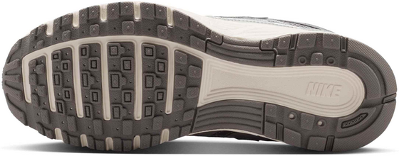 NIKE Older Kids' Shoes P-6000 på