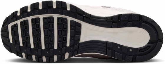 NIKE Older Kids' Shoes P-6000 på