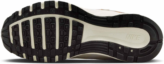 NIKE Older Kids' Shoes P-6000 på