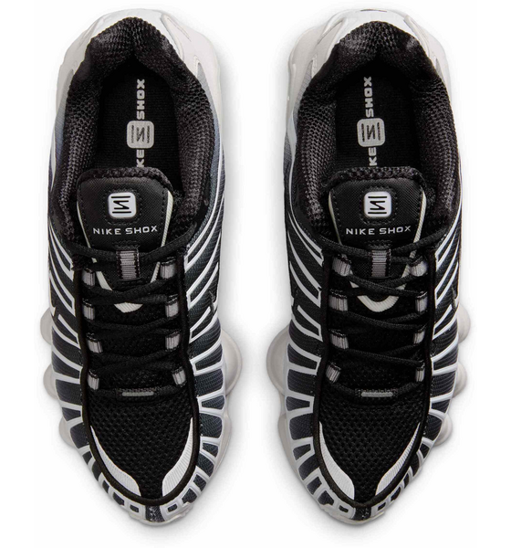 NIKE Older Kids' Shoes Shox Tl på