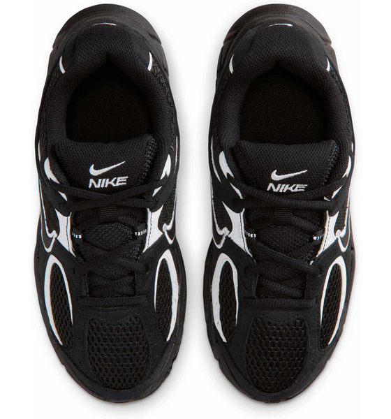 NIKE Older Kids' Shoes V5 Runner Suede på