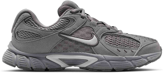 NIKE Older Kids' Shoes V5 Runner Suede på