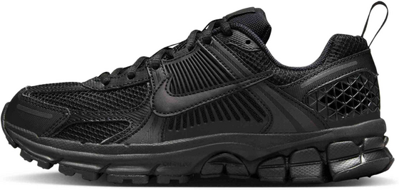 NIKE Older Kids' Shoes With Reflective Design Accents Vomero 5 på