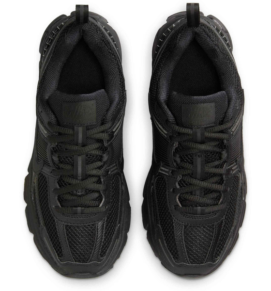 NIKE Older Kids' Shoes With Reflective Design Accents Vomero 5 på