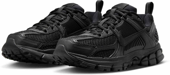 NIKE Older Kids' Shoes With Reflective Design Accents Vomero 5 på