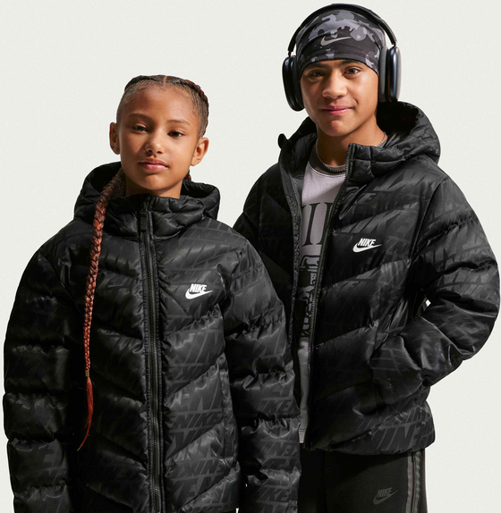 NIKE Older Kids' Therma-fit Loose Hooded Puffer Jacket Sportswear 'all Day Play' på