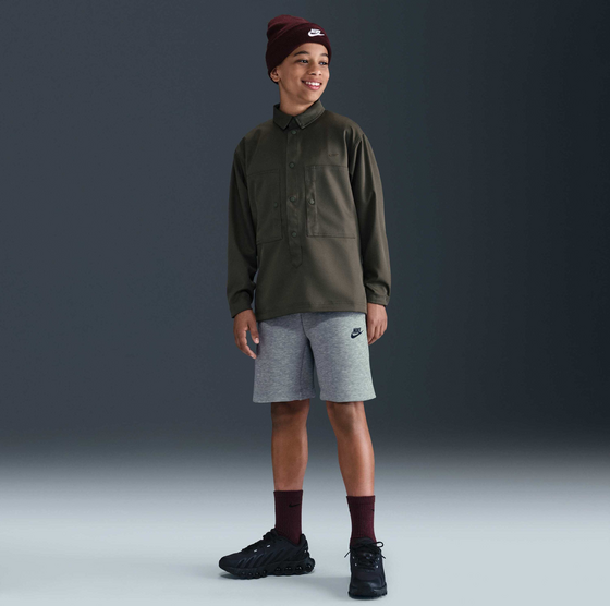 NIKE Older Kids' (boys') Shorts Sportswear Tech Fleece på