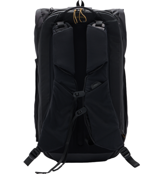 PEAK DESIGN Outdoor Backpack 25l på