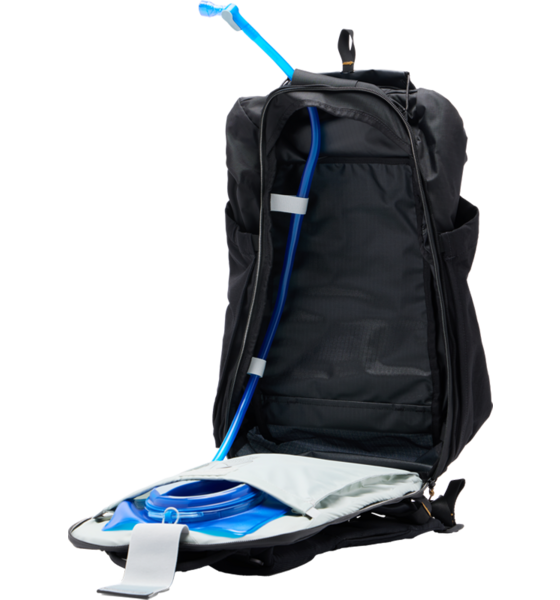 PEAK DESIGN Outdoor Backpack 25l på