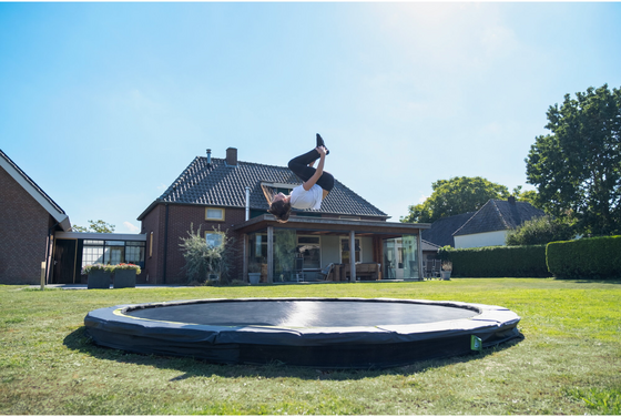 EXIT Silhouette Nedgrävd Sport-studsmatta Ø305cm - Rosa på