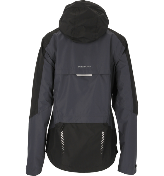 ENDURANCE Vanda Jacket på