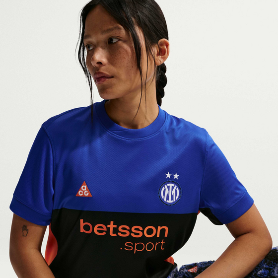 NIKE Women's Acg Dri-fit Football Replica Shirt Inter Milan 2026 Stadium Se på