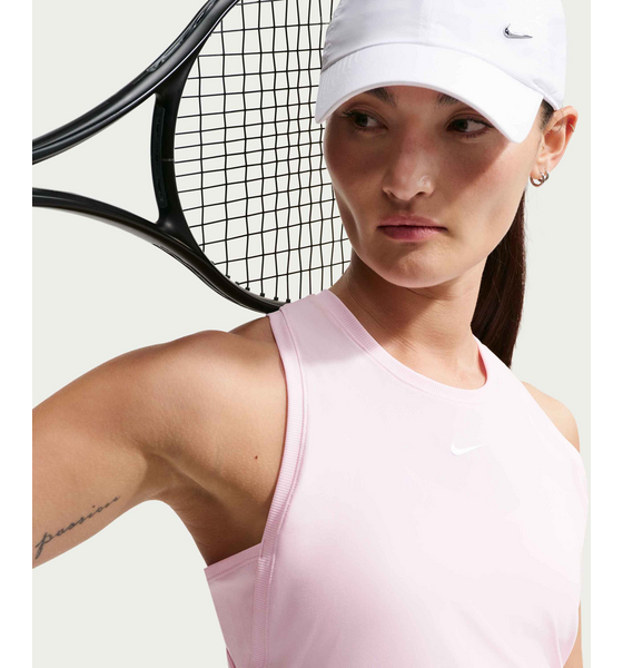 NIKE Women's Dress Victory på