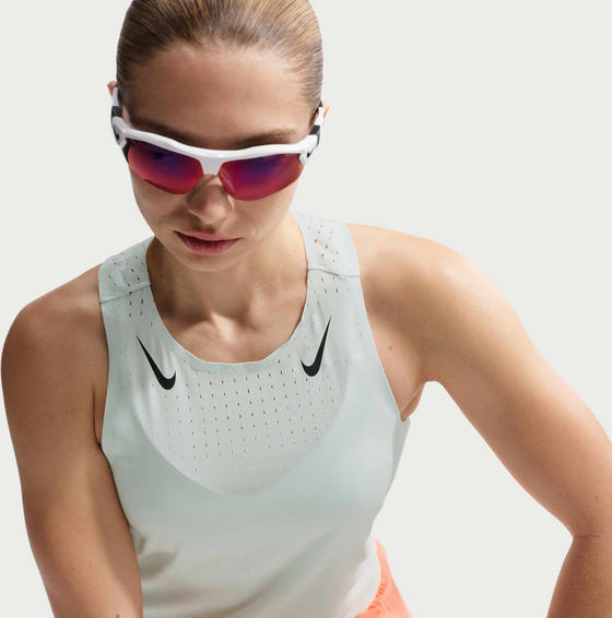 NIKE Women's Dri-fit Adv Running Vest Aeroswift på