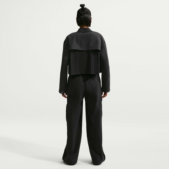 NIKE Women's Dri-fit Loose-fit Cropped Jacket 24.7 Perfectstretch på