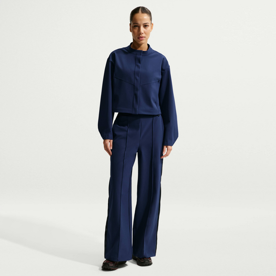 NIKE Women's Dri-fit Loose-fit Cropped Jacket 24.7 Perfectstretch på