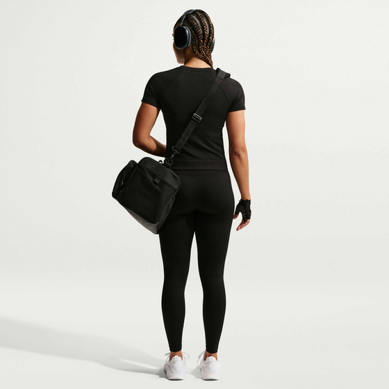 NIKE Women's Dri-fit T-shirt Pro Seamless på