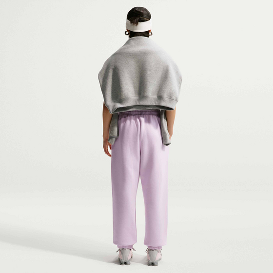 NIKE Women's High-rise Oversized Cuffed Trousers Studio Fleece Medium Weight på