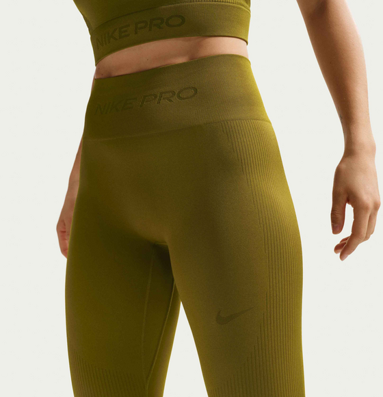 NIKE Women's High-waisted 7/8 Leggings Pro Seamless på