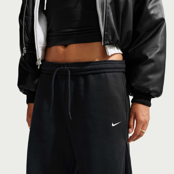 NIKE Women's Loose Pleated Press-stud Trousers Studio Fleece Medium Weight på