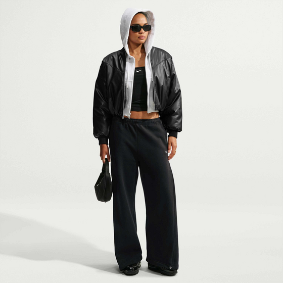 NIKE Women's Loose Pleated Press-stud Trousers Studio Fleece Medium Weight på