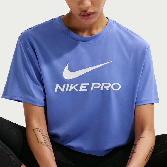 NIKE Women's Loose T-shirt Pro på