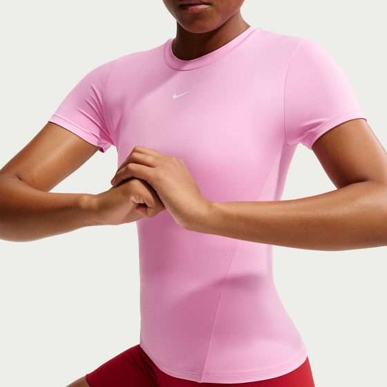 NIKE Women's One Fitted på