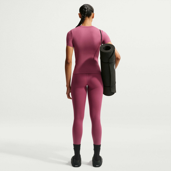 NIKE Women's One Fitted på