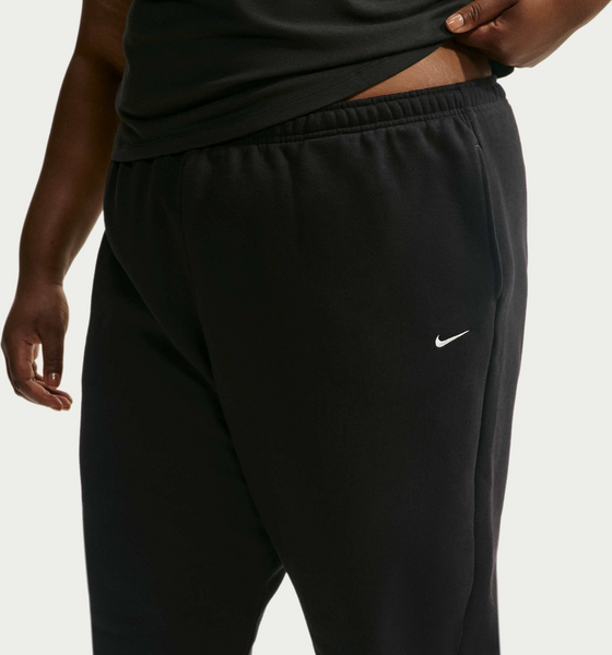 NIKE Women's Oversized High-rise Cuffed Trousers Studio Fleece Medium Weight på