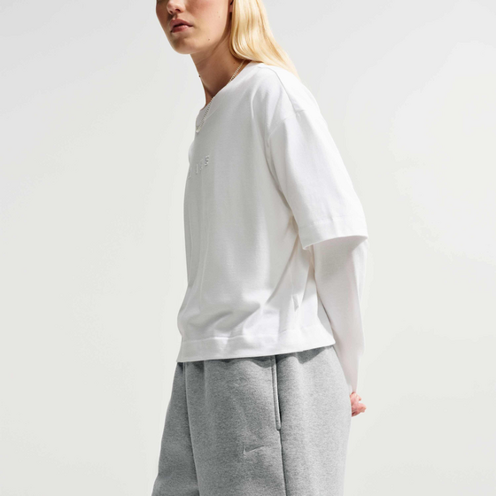 NIKE Women's Oversized High-rise Shorts Studio Fleece Medium Weight på