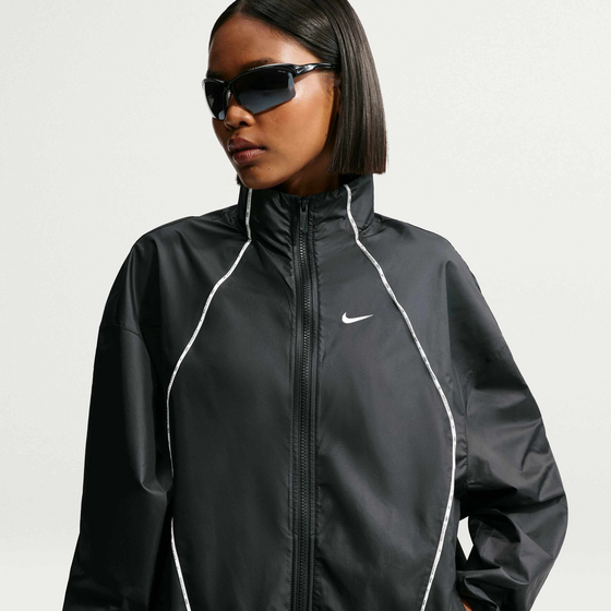NIKE Women's Oversized Repel Windbreaker Sportswear på