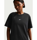 NIKE Women's Oversized T-shirt Sportswear Classic på